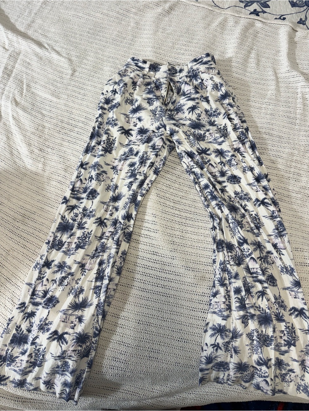 Abercrombie & Fitch White Pants with Navy Floral Print